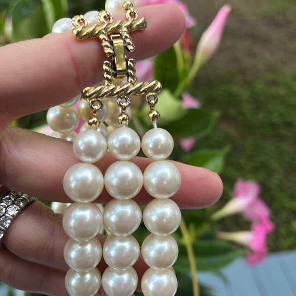 Vintage 3 Strand Pearl Necklace - Picture 4 of 4